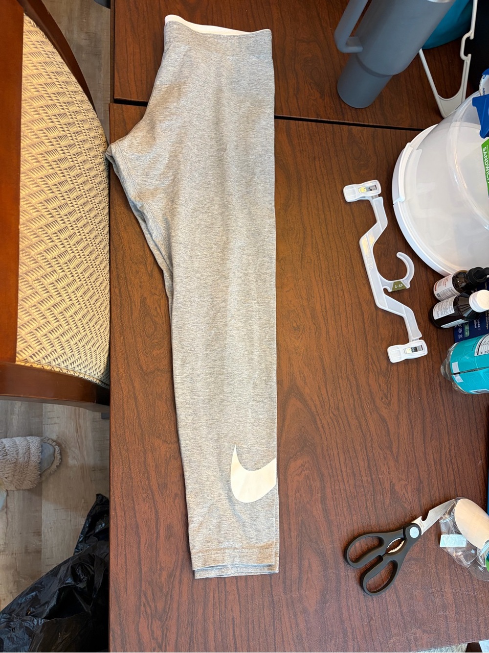 Nike Grey woman’s Leggings with White Swoosh